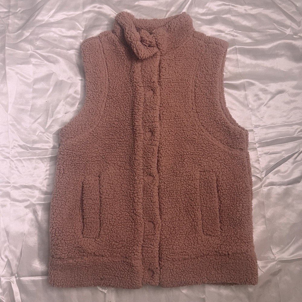 Furry rose vest